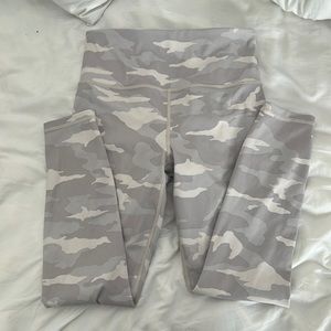 White camo athleta elation leggings